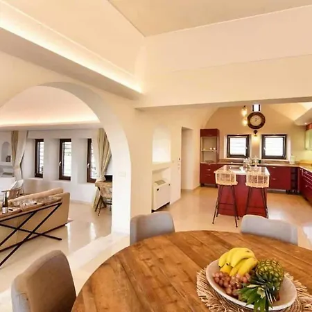 Luxury In Santorini Villa *