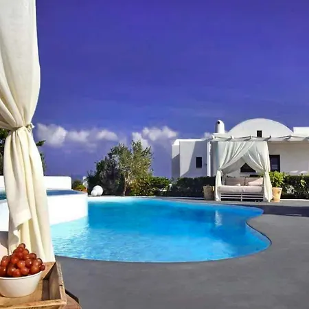 Luxury In Santorini Villa