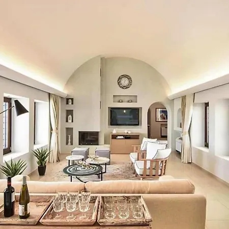 Luxury In Santorini Villa Vourvoúlos
