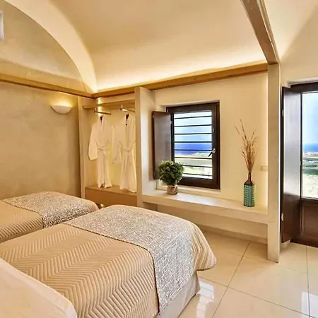 Luxury In Santorini Villa Vourvoúlos